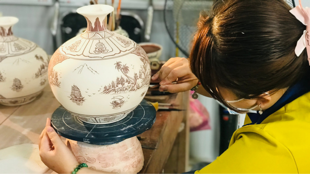 Kỹ thuật “vẽ dưới men” đã giúp gốm Chu Đậu trở nên độc đáo